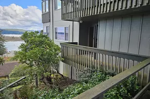 290 N 3rd Ct, Coos Bay, OR 97420 - Photo 1