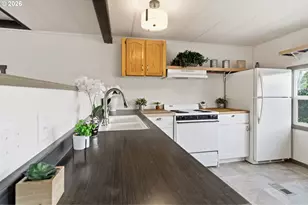 205 S 54th St, Springfield, OR 97478 - Photo 5