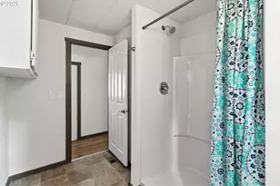 205 S 54th St, Springfield, OR 97478 - Photo 23