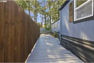 205 S 54th St, Springfield, OR 97478 - Photo 33