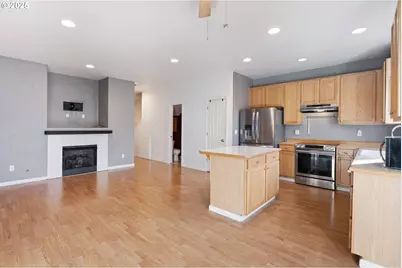 887 SW 198th Pl, Beaverton, OR 97003 - Photo 7