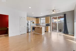 887 SW 198th Pl, Beaverton, OR 97003 - Photo 11