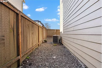 887 SW 198th Pl, Beaverton, OR 97003 - Photo 33