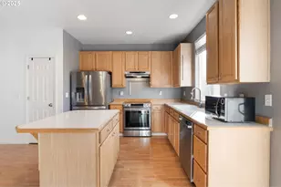 887 SW 198th Pl, Beaverton, OR 97003 - Photo 7