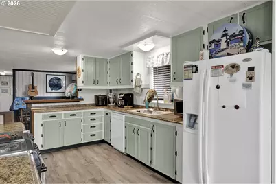 3760 Highway 101 #4, Florence, OR 97439 - Photo 13