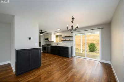 325 Kellisha Ln, Roseburg, OR 97471 - Photo 11