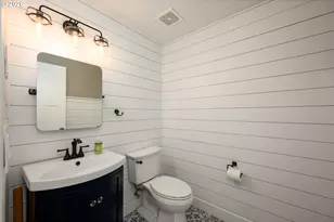 325 Kellisha Ln, Roseburg, OR 97471 - Photo 15