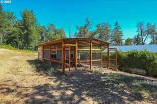 325 Kellisha Ln, Roseburg, OR 97471 - Photo 39