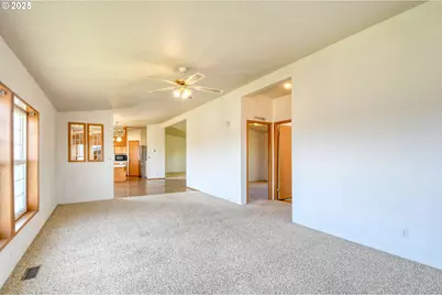 940 SE 9th St, Pendleton, OR 97801 - Photo 17