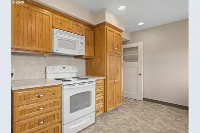 31216 SE Division Dr, Troutdale, OR 97060 - Photo 11