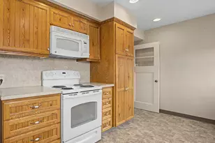 31216 SE Division Dr, Troutdale, OR 97060 - Photo 11
