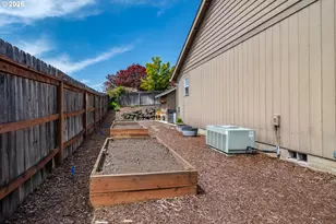 317 Greystone St, Sutherlin, OR 97479 - Photo 41