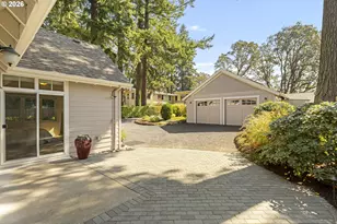 3562 Upper Dr, Lake Oswego, OR 97035 - Photo 43