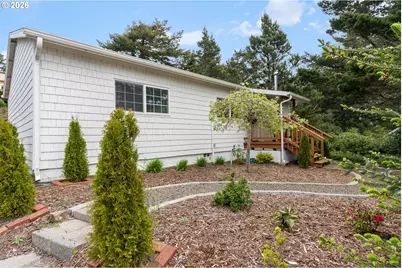 125 11th St, Florence, OR 97439 - Photo 19