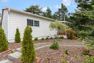 125 11th St, Florence, OR 97439 - Photo 19