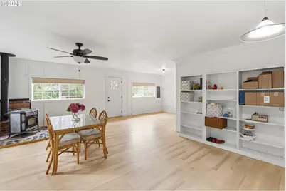 125 11th St, Florence, OR 97439 - Photo 9