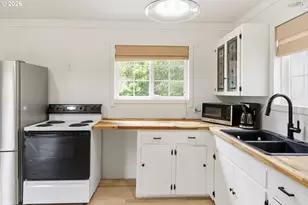 125 11th St, Florence, OR 97439 - Photo 9