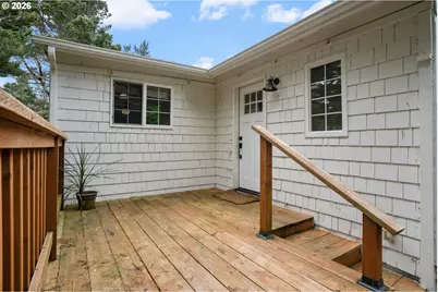125 11th St, Florence, OR 97439 - Photo 23