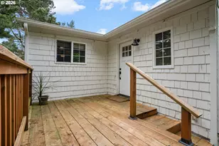 125 11th St, Florence, OR 97439 - Photo 23