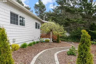 125 11th St, Florence, OR 97439 - Photo 15