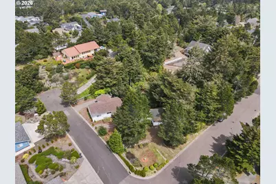 125 11th St, Florence, OR 97439 - Photo 39