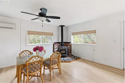 125 11th St, Florence, OR 97439 - Photo 5