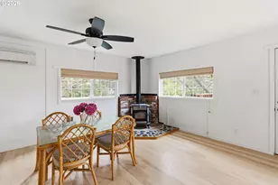 125 11th St, Florence, OR 97439 - Photo 5