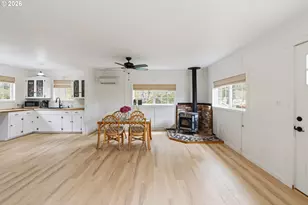 125 11th St, Florence, OR 97439 - Photo 5