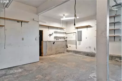 947 S R St, Cottage Grove, OR 97424 - Photo 45