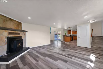 947 S R St, Cottage Grove, OR 97424 - Photo 11