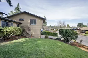 947 S R St, Cottage Grove, OR 97424 - Photo 7