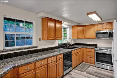 947 S R St, Cottage Grove, OR 97424 - Photo 15