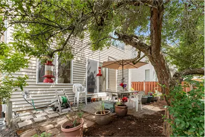 5037 NE Schoeler Cir, Hillsboro, OR 97124 - Photo 25