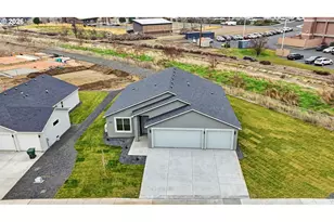 1327 SE 9th St, Hermiston, OR 97838 - Photo 25