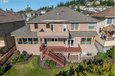 9365 SE Pennington Ct, Happy Valley, OR 97086 - Photo 3