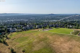 9365 SE Pennington Ct, Happy Valley, OR 97086 - Photo 33