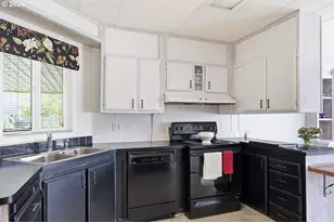 1199 N Terry St, Eugene, OR 97402 - Photo 9
