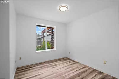 980 SE Oak St, Dundee, OR 97115 - Photo 17