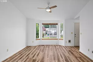 980 SE Oak St, Dundee, OR 97115 - Photo 9