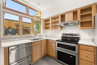 2525 N Killingsworth St #311, Portland, OR 97217 - Photo 3