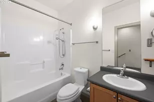 2525 N Killingsworth St, Portland, OR 97217 - Photo 13