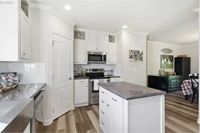 39557 Little Fall Creek Rd, Fall Creek, OR 97438 - Photo 15