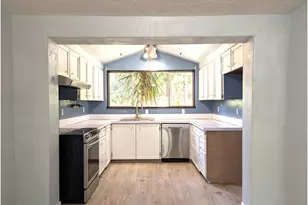 48294 Hills St, Oakridge, OR 97463 - Photo 11