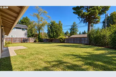 2561 Fir St, North Bend, OR 97459 - Photo 17