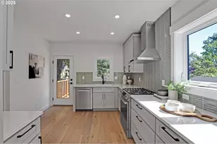4750 N Kerby Ave, Portland, OR 97217 - Photo 15