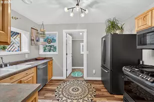 4517 NE 85th Ave, Portland, OR 97220 - Photo 9