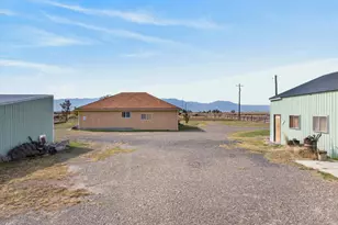 20673 Medical Springs Hwy, Baker City, OR 97814 - Photo 33