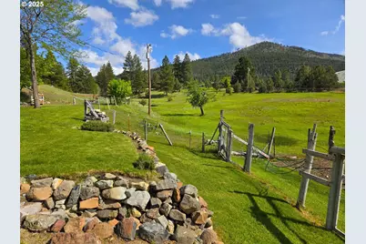 60408 Marysville Ln, Canyon City, OR 97820 - Photo 23