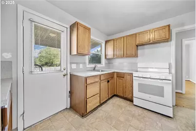 2504 N Baldwin St, Portland, OR 97217 - Photo 13