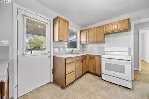 2504 N Baldwin St, Portland, OR 97217 - Photo 13